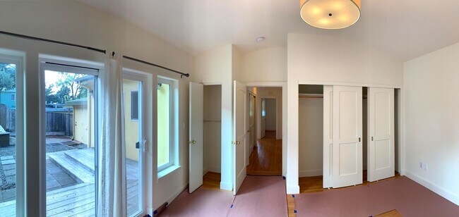 Building Photo - 450 Loma Vista Terrace