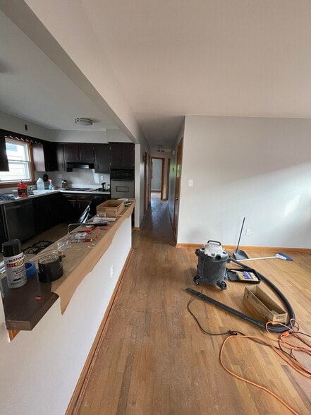 Building Photo - 476 Hickory St