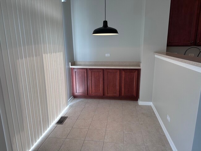 Building Photo - 2256 Pembridge Dr