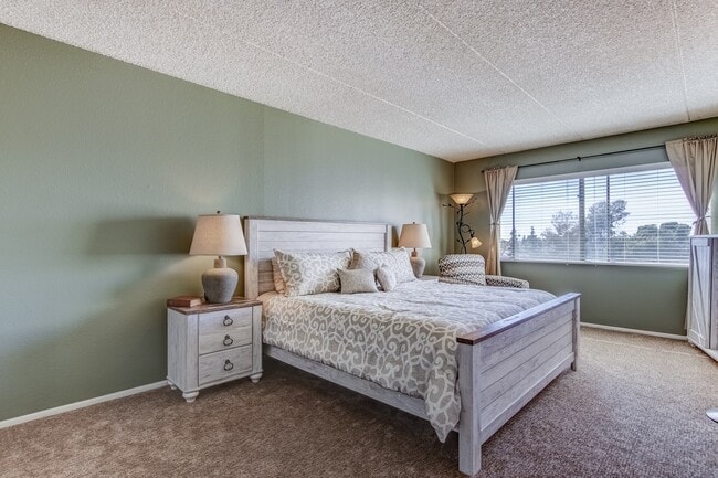 Building Photo - Old Town Scottsdale Condo with a View! Furnished