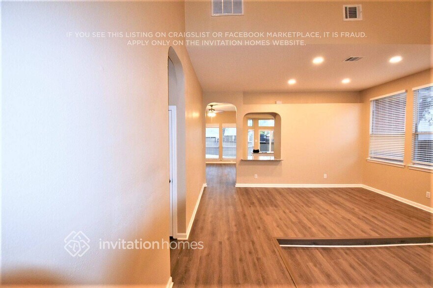 Building Photo - 2043 Hearthstone Dr