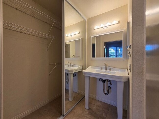 Building Photo - Private Ground-Level Condo in the Heart of Carmel Valley