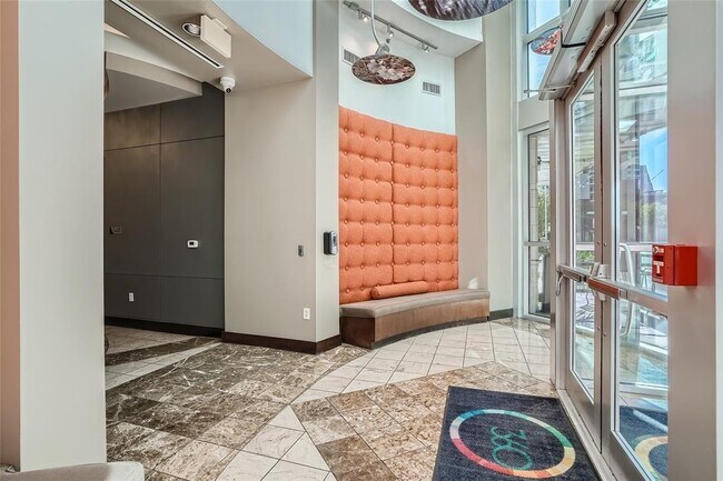 Building Photo - 360 Nueces St