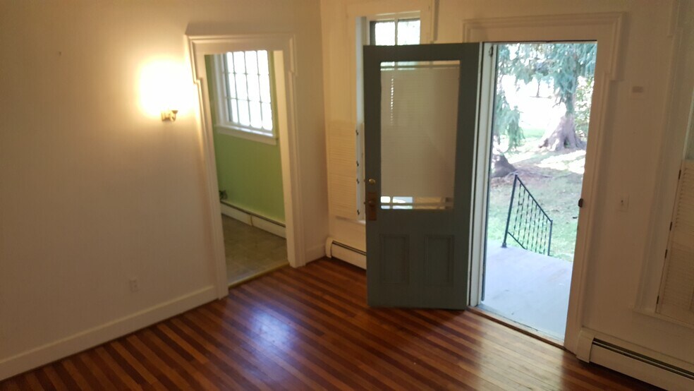 Building Photo - 38 Pleasant St