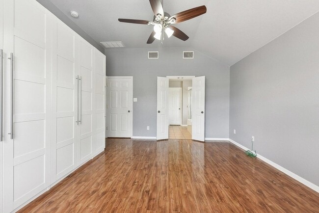 Building Photo - 217 Newport Landing Pl