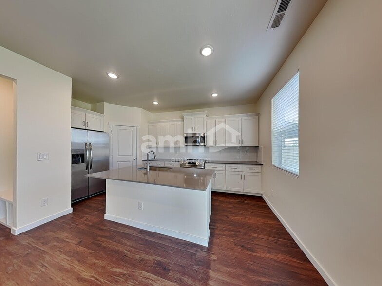 Building Photo - 9364 W Shumard St