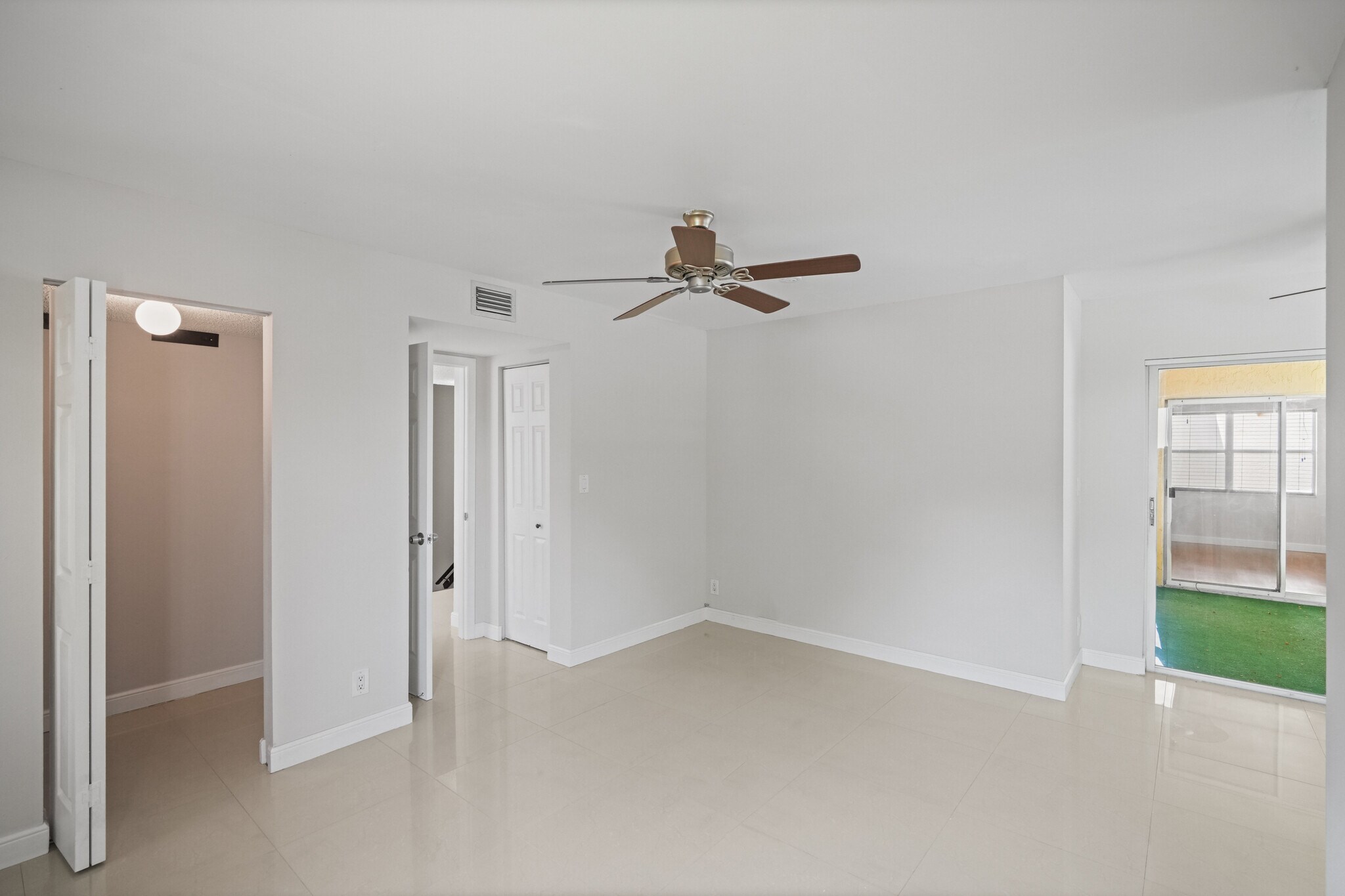 Building Photo - 7640 Westwood Dr