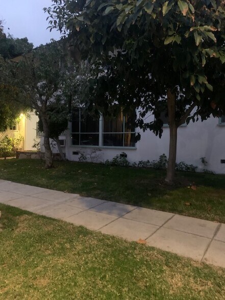Building Photo - 144 S Bedford Dr