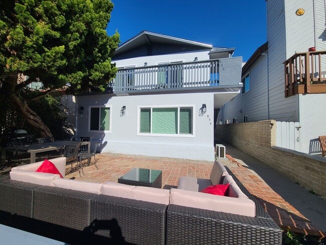 Building Photo - Newly remodeled and fully "furnished" 1 be...