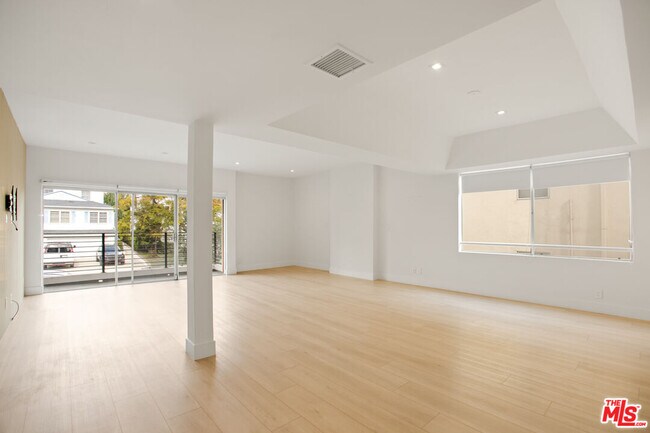 Building Photo - 10630 Wilkins Ave