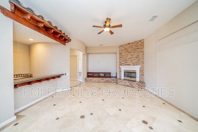 Building Photo - 17425 Cyrus Ln