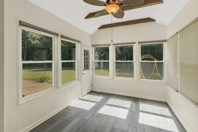 Building Photo - 3221 Calvin Ct