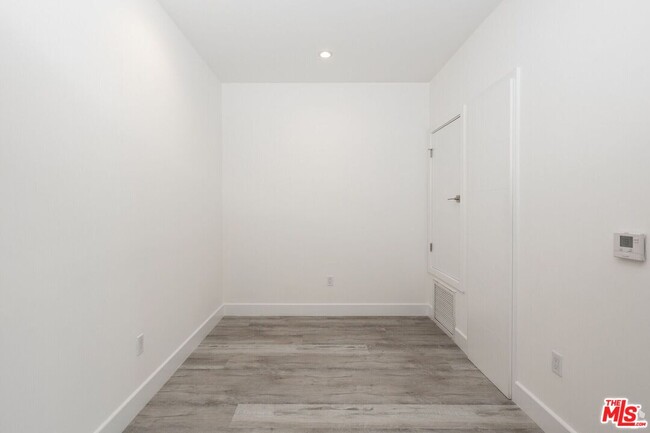 Building Photo - 1237 S Holt Ave