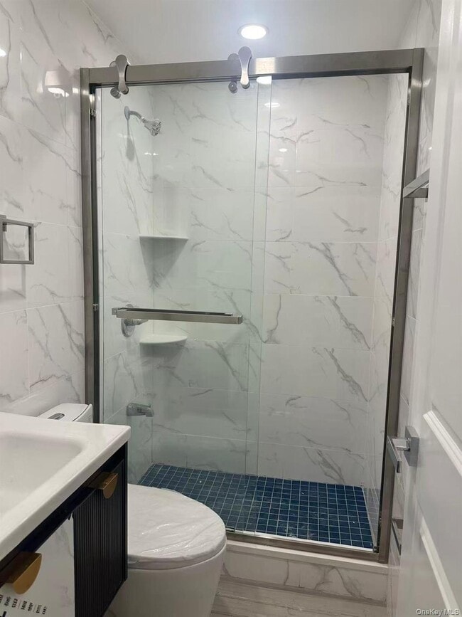 Building Photo - 39-17 Greenpoint Ave