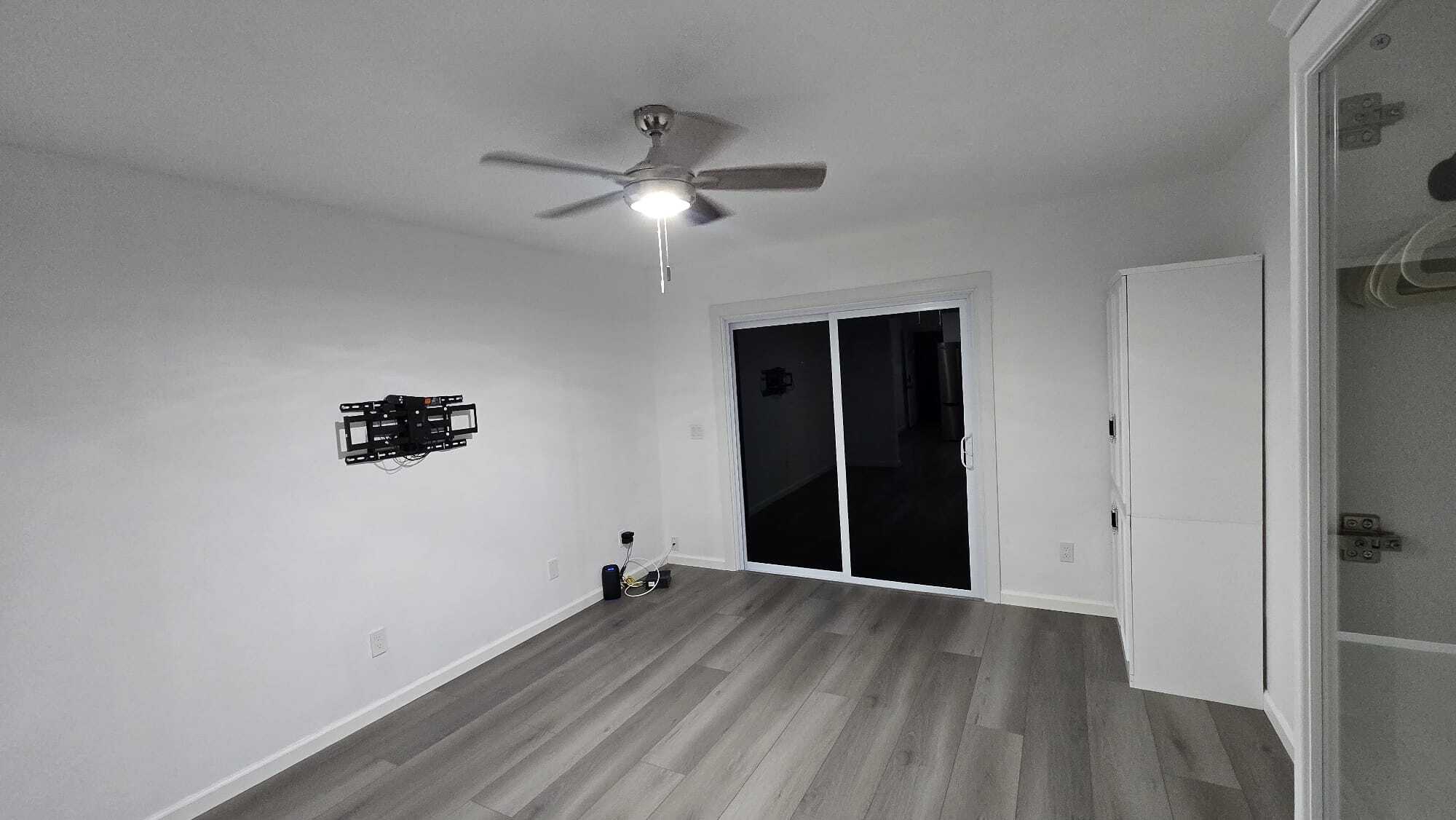 Building Photo - 4513 S Oak Dr