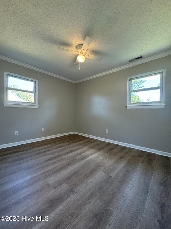Building Photo - 502 Dale Ct