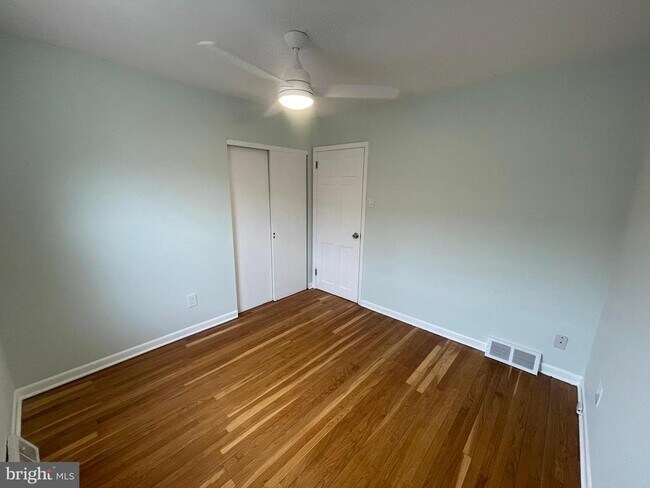 Building Photo - 1230 Napfle Ave