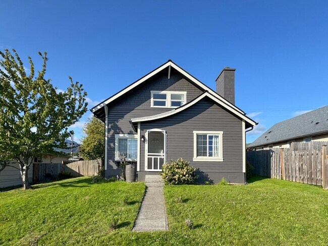 Building Photo - Charming Home for Lease