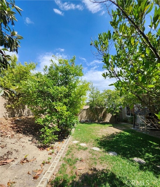 Building Photo - 2417 E Gloria St