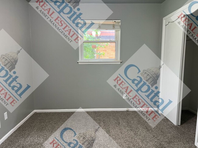 Building Photo - Del City 3 Bedroom