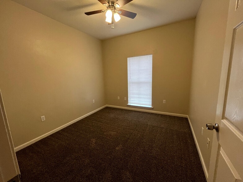 Building Photo - 285 Bella Sera Ln