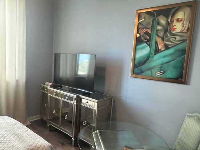 Building Photo - 300 S Australian Ave