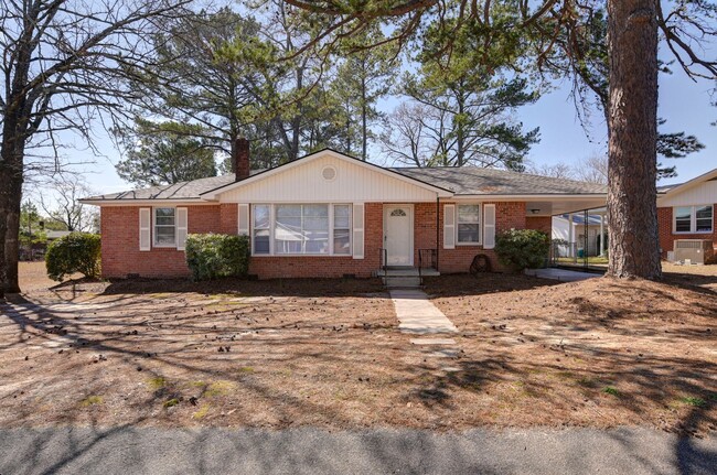 Primary Photo - Charming 3-Bed home in Cayce with a spacio...