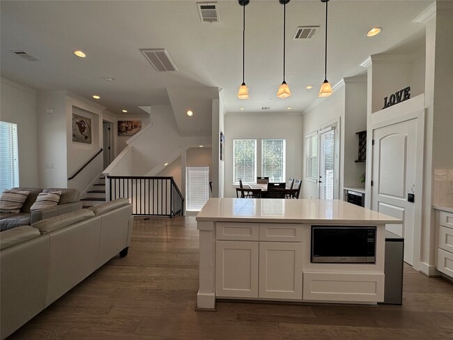 Building Photo - 2714 Nagle St