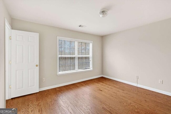 Building Photo - 438 Tioram Ln SE