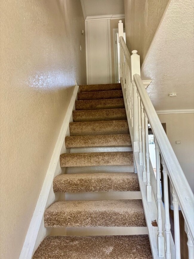 Building Photo - 5640 Riverside Dr