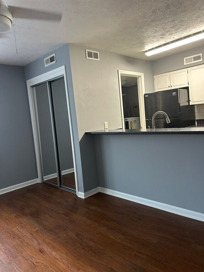 Building Photo - 17 Cape Dorey Dr