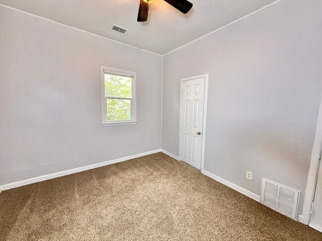 Building Photo - 1523 Palmer Ave