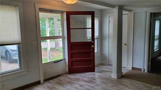 Building Photo - 132 W Seneca St