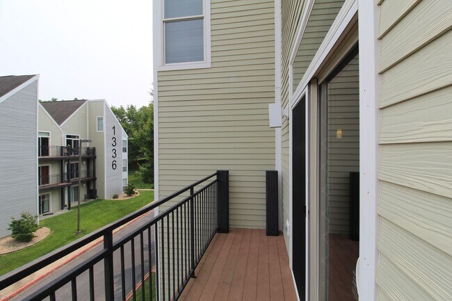 Building Photo - 1342 Hunters Rd