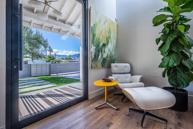 Building Photo - 2748 E Via Escuela