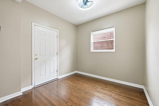 Building Photo - 8041 S Laflin St