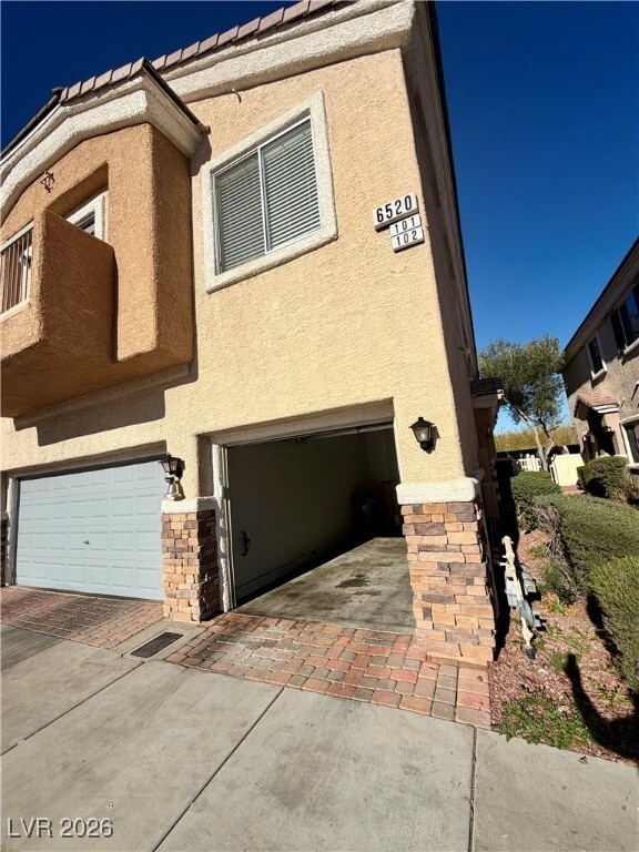 Building Photo - 6520 Bucking Horse Ln