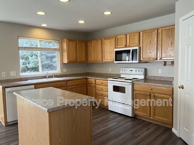 Building Photo - 10580 Garfield St