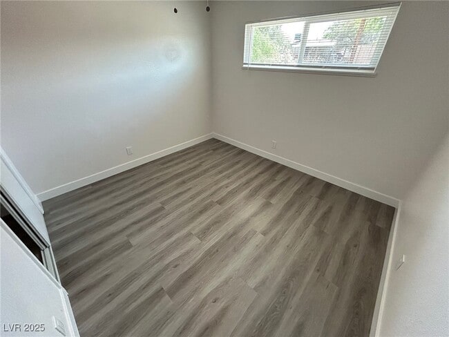 Building Photo - 820 Carpenter Dr
