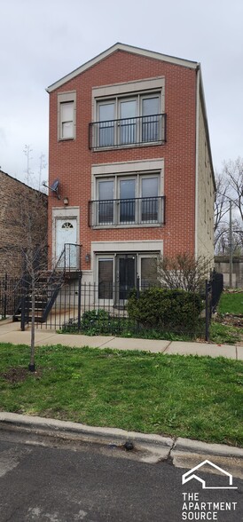 Building Photo - 2902 W Fillmore St