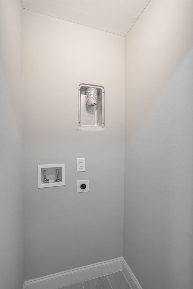 Building Photo - 4107 Miller Dr