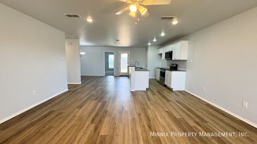 Building Photo - 8415 10th Pl