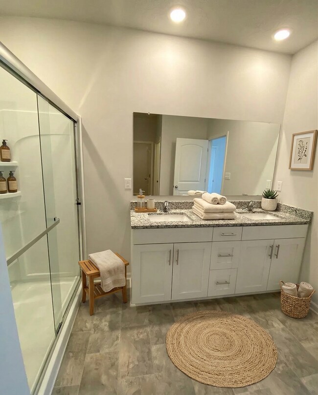 Building Photo - 4 bed 2 bath home built in 2023 in Somerville