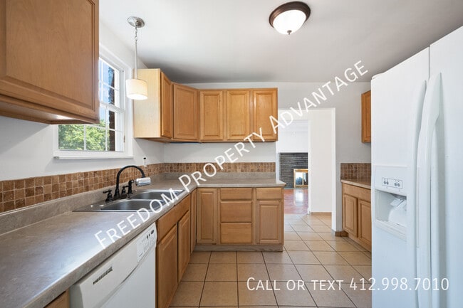 Building Photo - 2642 Mt Royal Rd