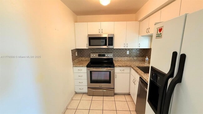 Building Photo - 11780 SW 18th St