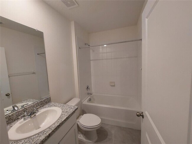 Building Photo - 35735 Sunflower Hl Dr