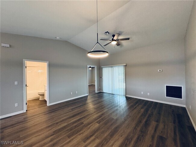 Building Photo - 17418 Dowling Dr