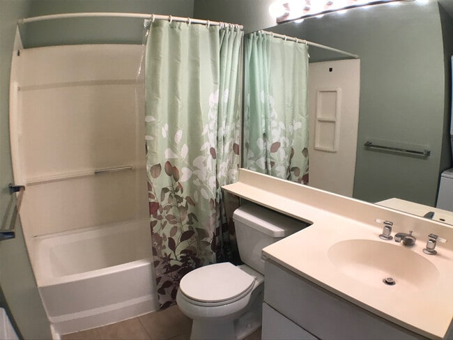 Building Photo - 271NKH