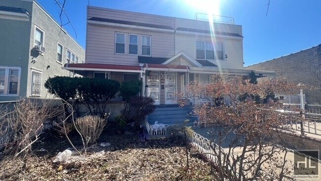 Building Photo - CLARENDON ROAD