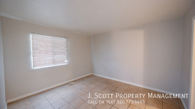 Building Photo - 12440 N 20th St